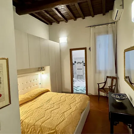 Pinti 12 Apartament